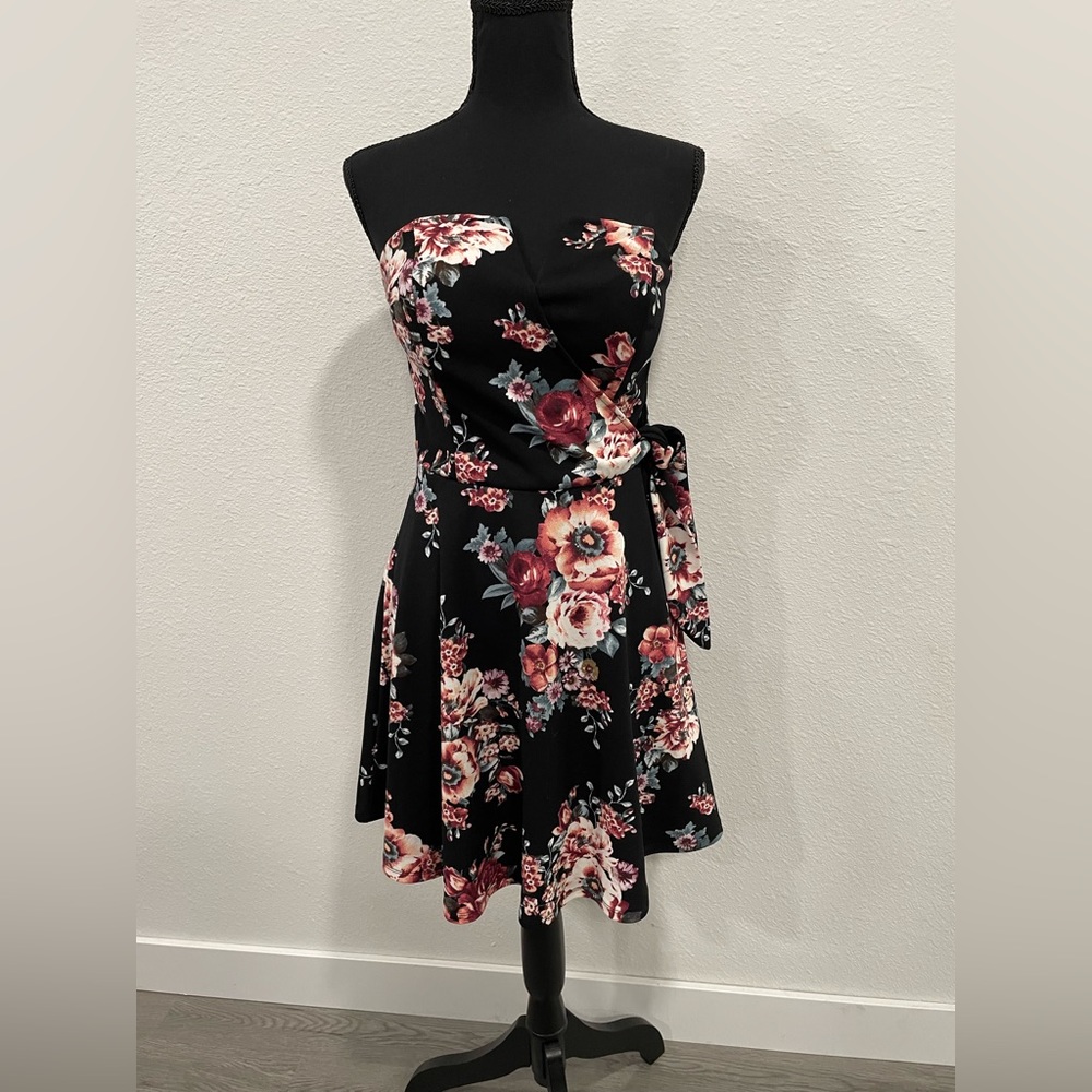 Short, strapless dress